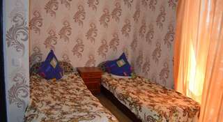 Гостиница Гостевой Дом Артемий Судак Двухместный номер с 1 кроватью или 2 отдельными кроватями и балконом-10